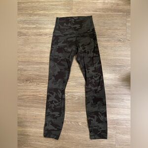 Lululemon Align Pant 25”
Incognito Camo Multi Gator Green